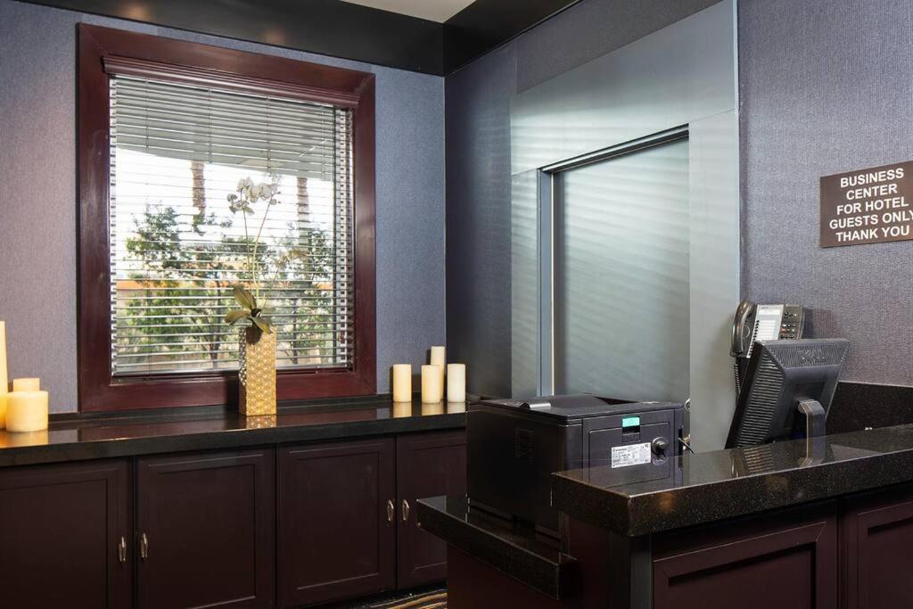 Ultimate Las Vegas Getaway One Bedroom Suite With Balcony, Kitchen, Gym, Pool & Free Parking Eksteriør billede