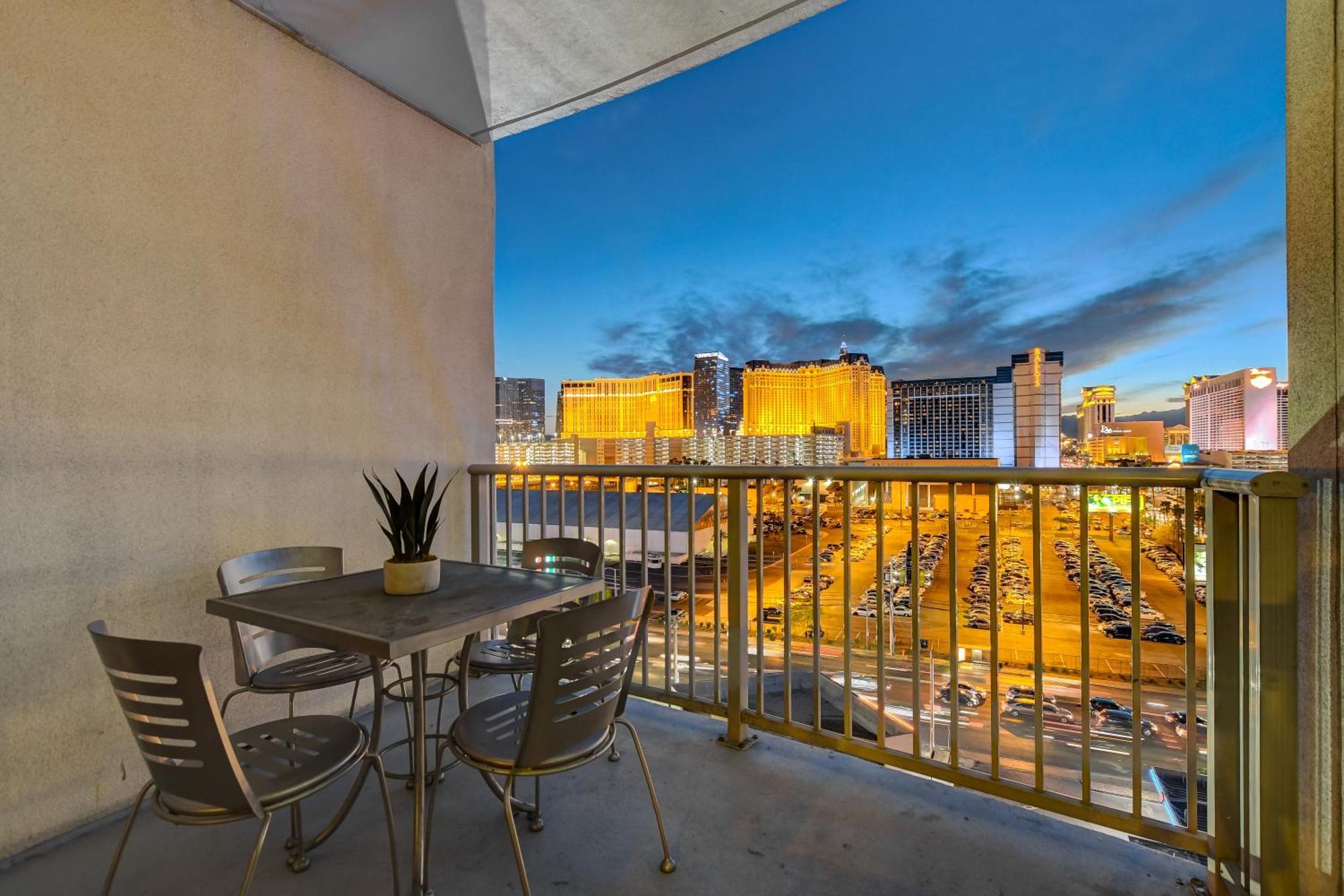 Ultimate Las Vegas Getaway One Bedroom Suite With Balcony, Kitchen, Gym, Pool & Free Parking Værelse billede